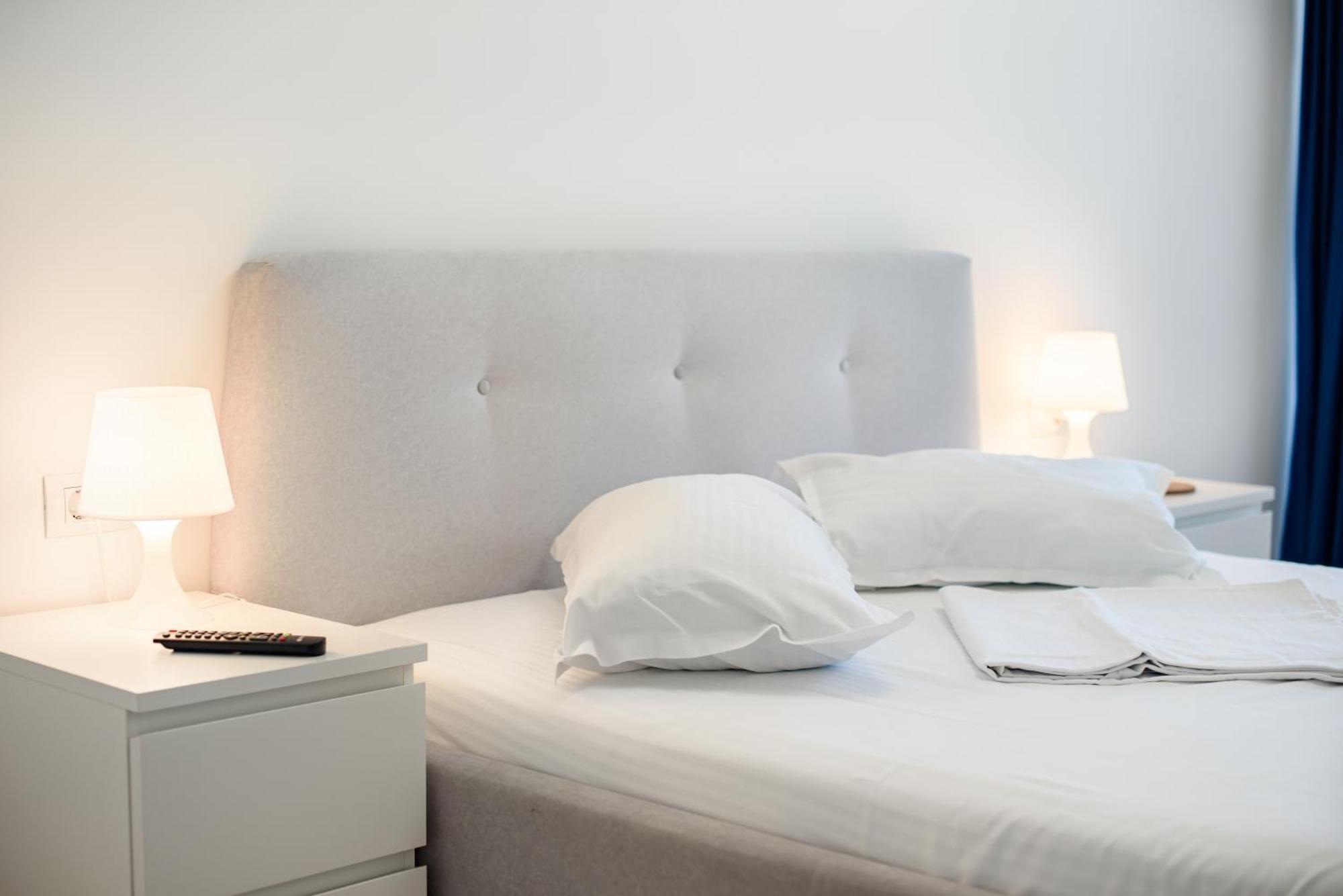Azure Sea Apartments - Bychoice มามายา ภายนอก รูปภาพ